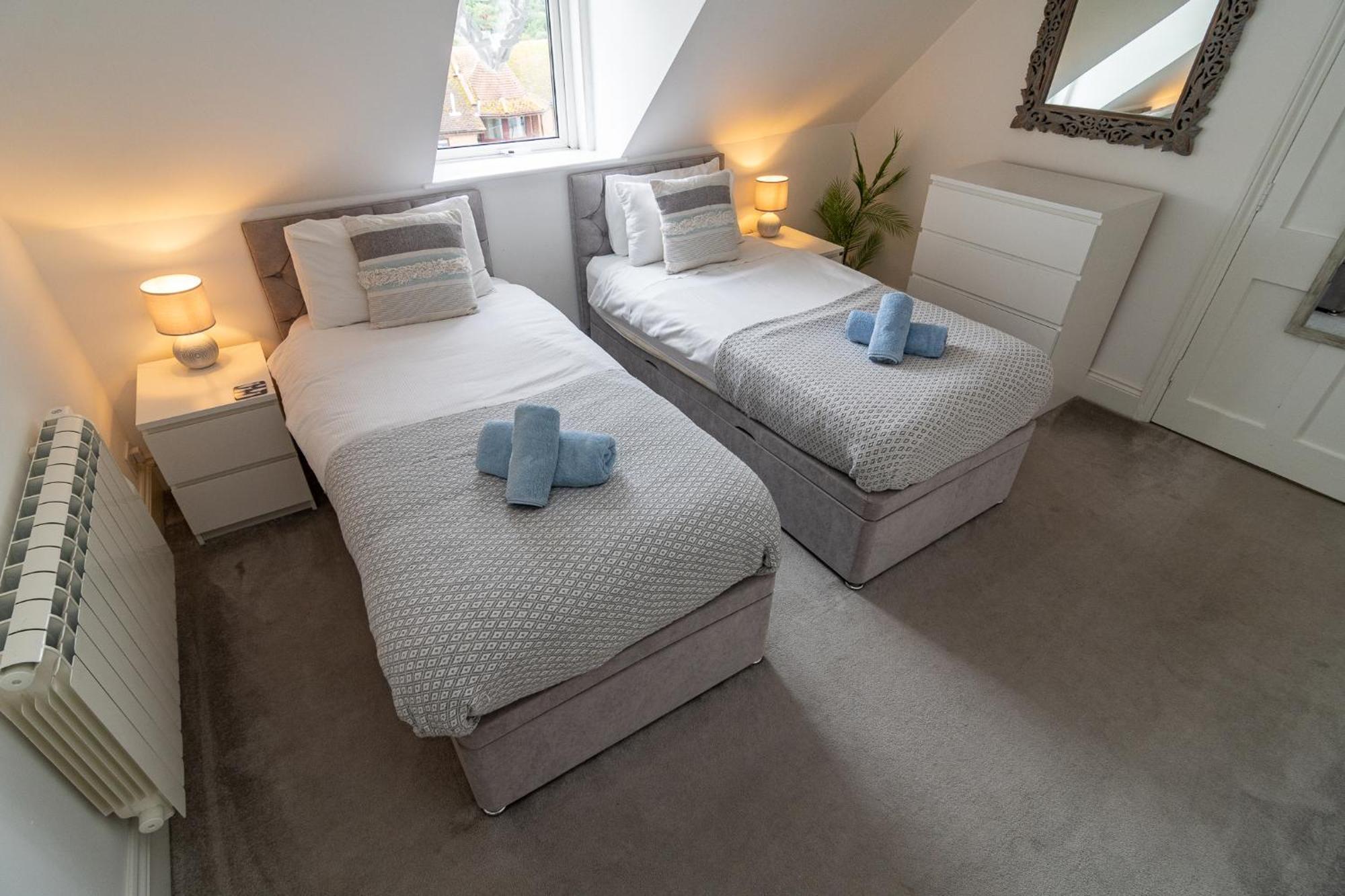Light Airy 3 Bed Town Cntr Flat 700M To The Beach Bournemouth Exterior photo